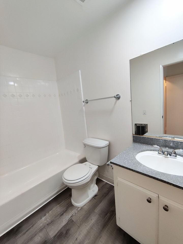 Klump Terrace Apartments - Photo 6 of 11