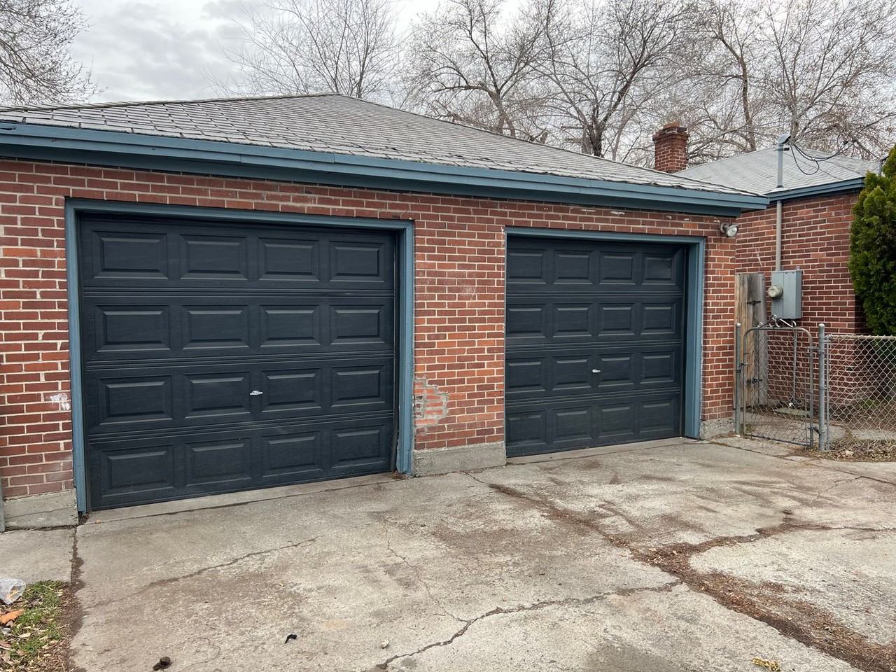 1600 Locust St - Photo 2 of 17