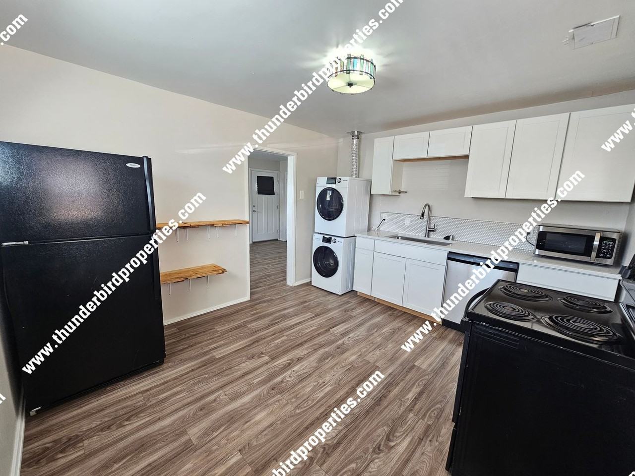 9129 Fairbanks Rd Ne - Photo 2 of 14