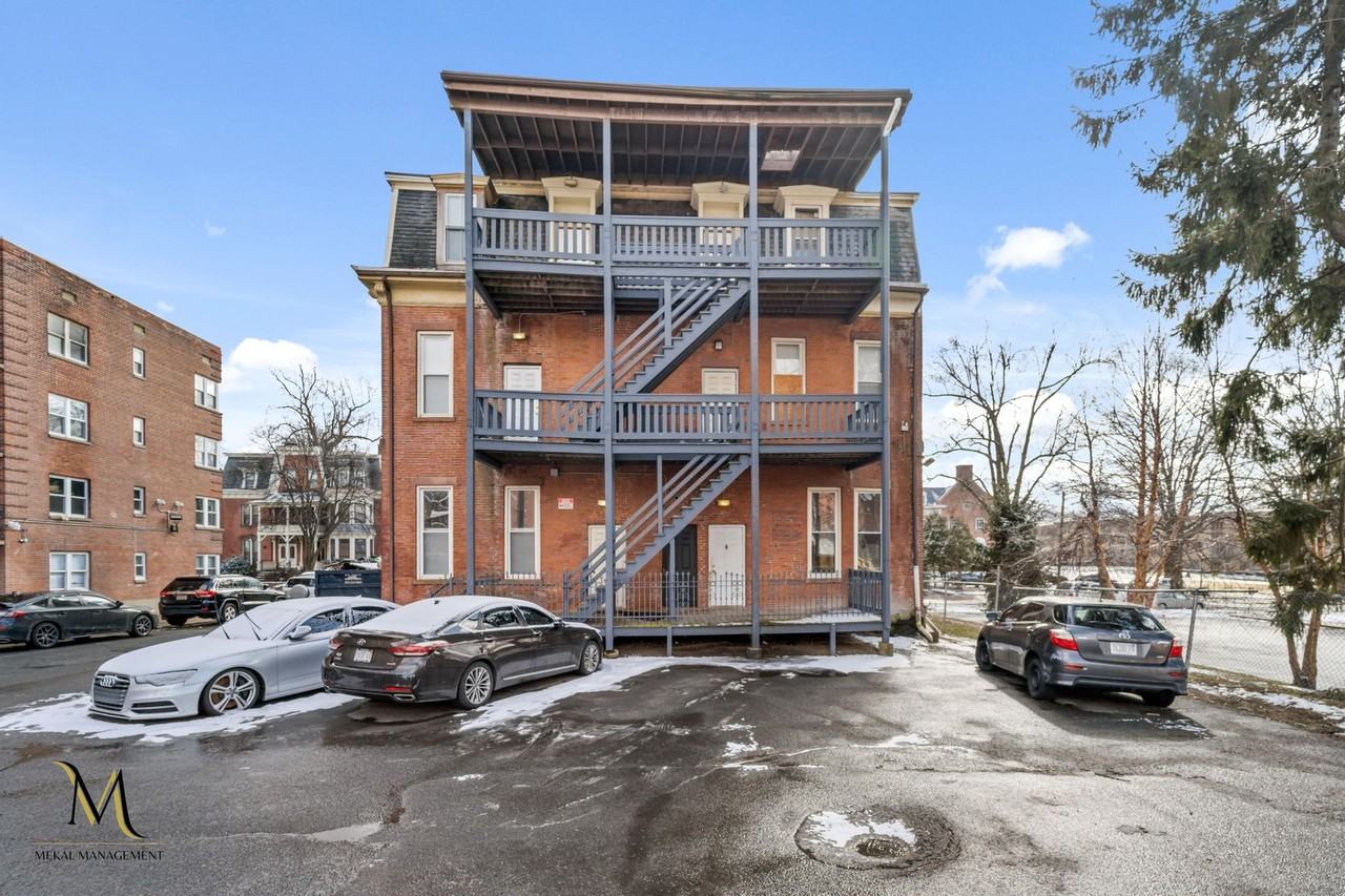 238-240 Union St - Photo 2 of 5