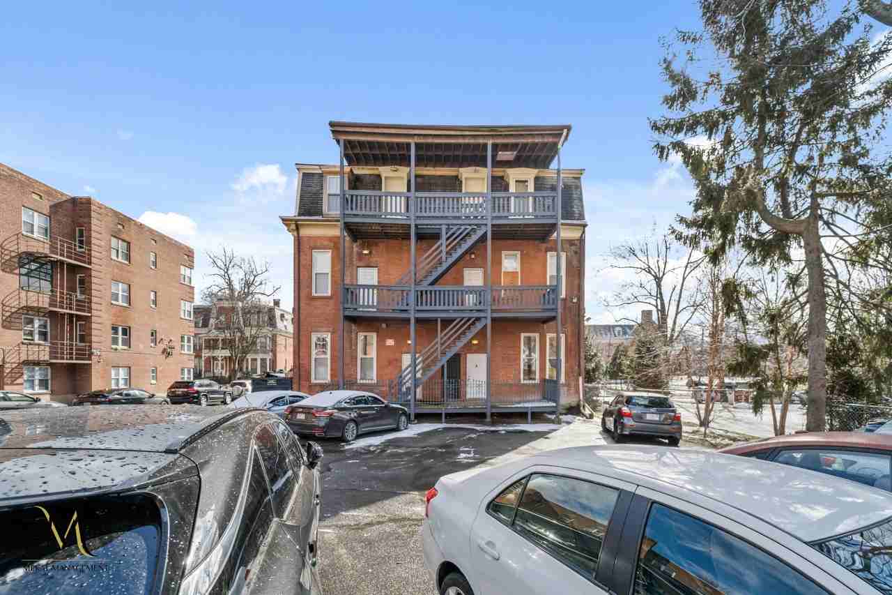 238-240 Union St - Photo 3 of 5