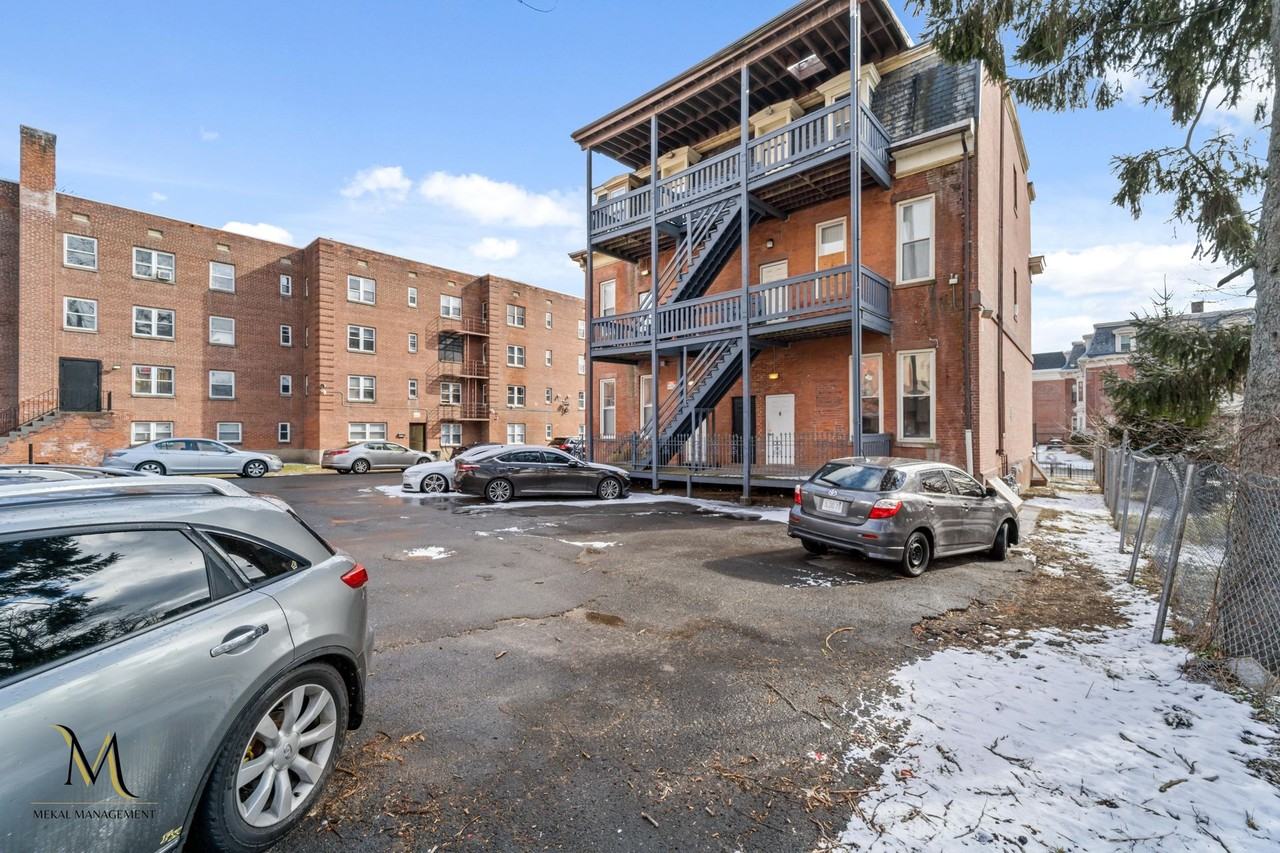 238-240 Union St - Photo 4 of 5