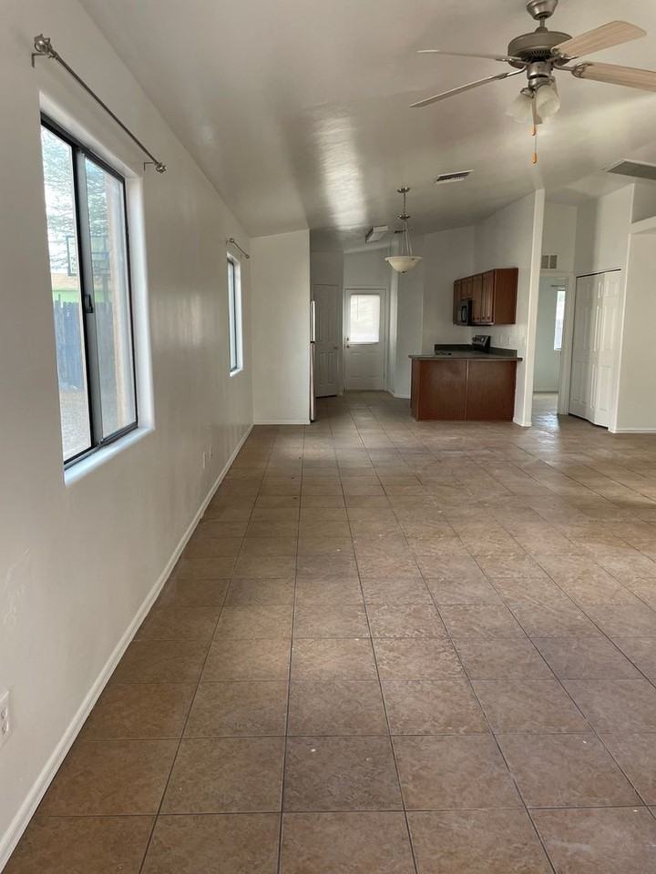 2232 E Sunland Vis - Photo 2 of 12