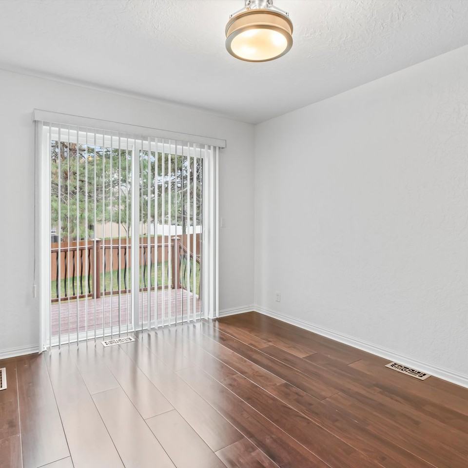 9763 S Sitzmark Dr - Photo 4 of 28