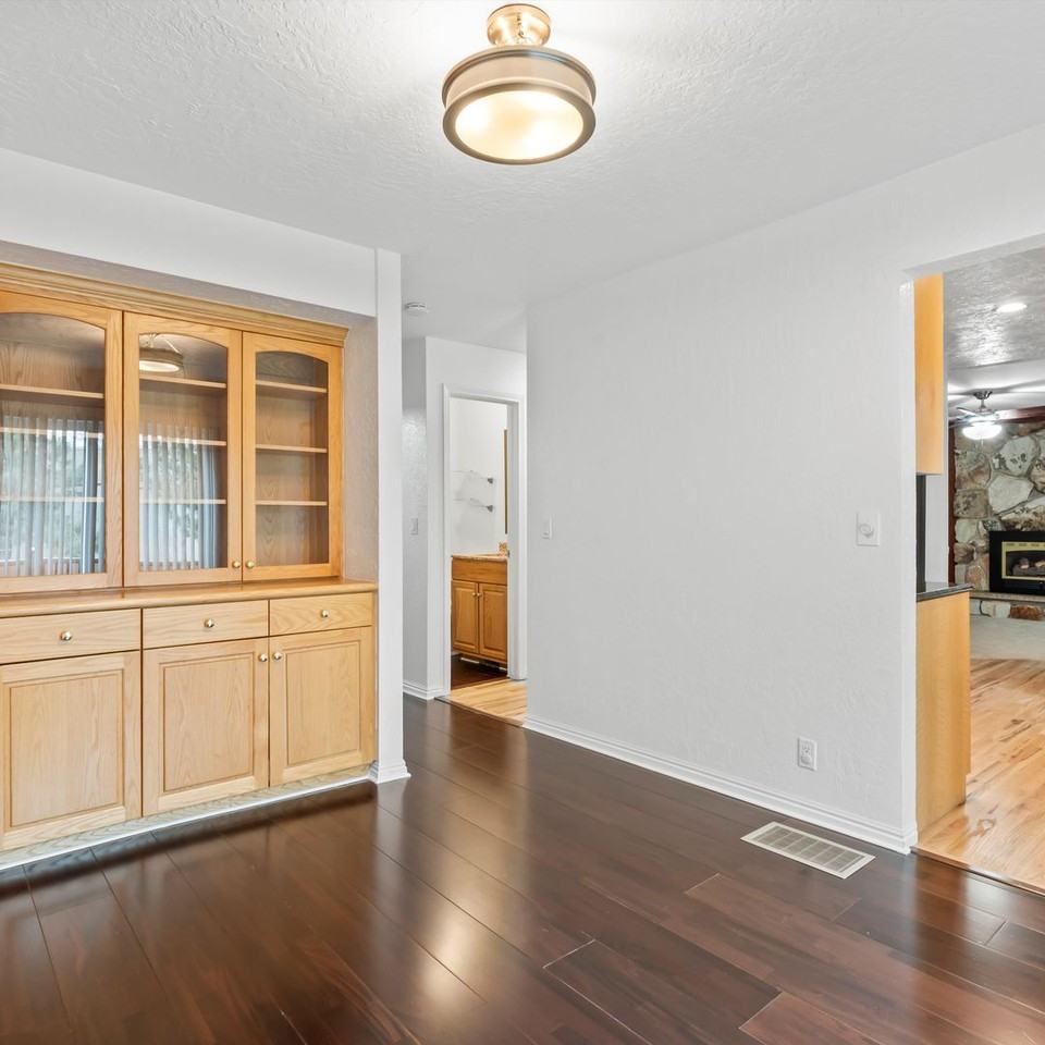 9763 S Sitzmark Dr - Photo 5 of 28