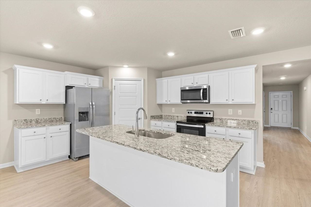 2599 Thornbury Loop - Photo 2 of 20