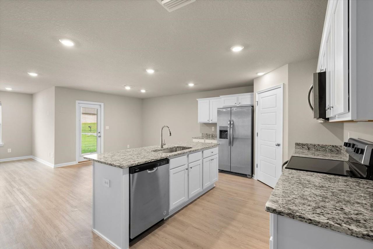 2599 Thornbury Loop - Photo 3 of 20