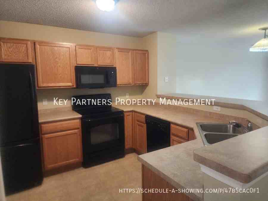 5538 N Fairmount Ave - Photo 2 of 16