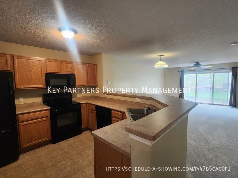 5538 N Fairmount Ave - Photo 3 of 16