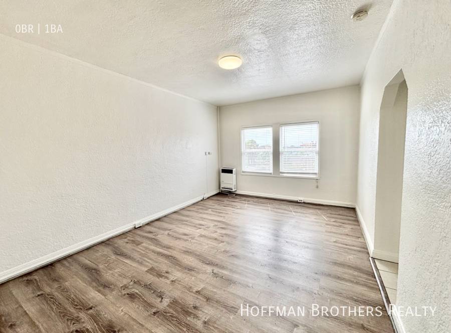 1614 35th Ave #23 - Photo 2 of 4