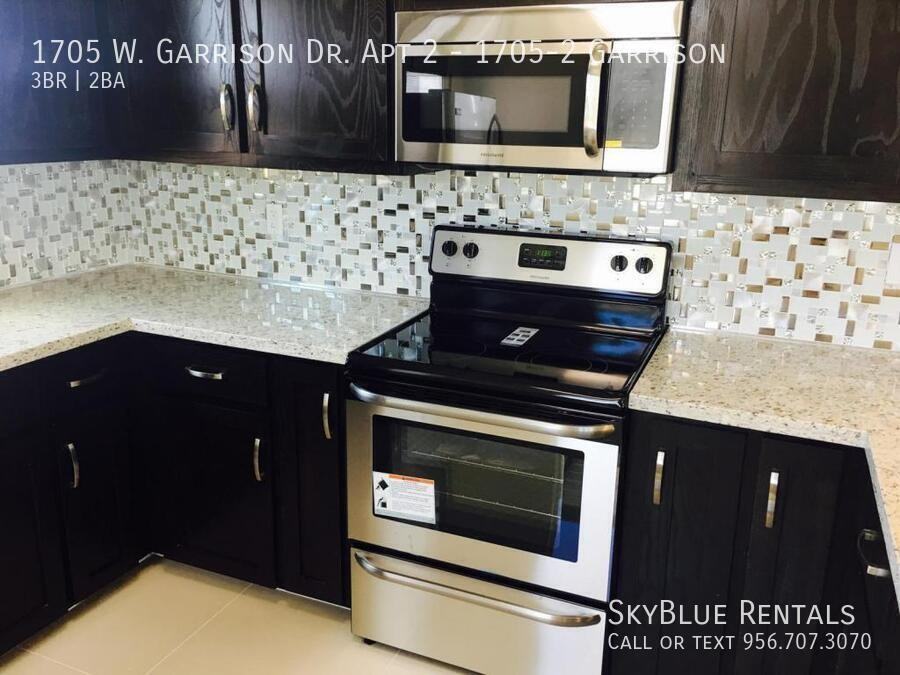 1705 W Garrison Dr Apt 2 - Photo 3 of 18