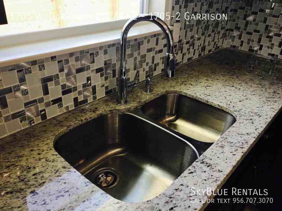 1705 W Garrison Dr Apt 2 - Photo 4 of 18