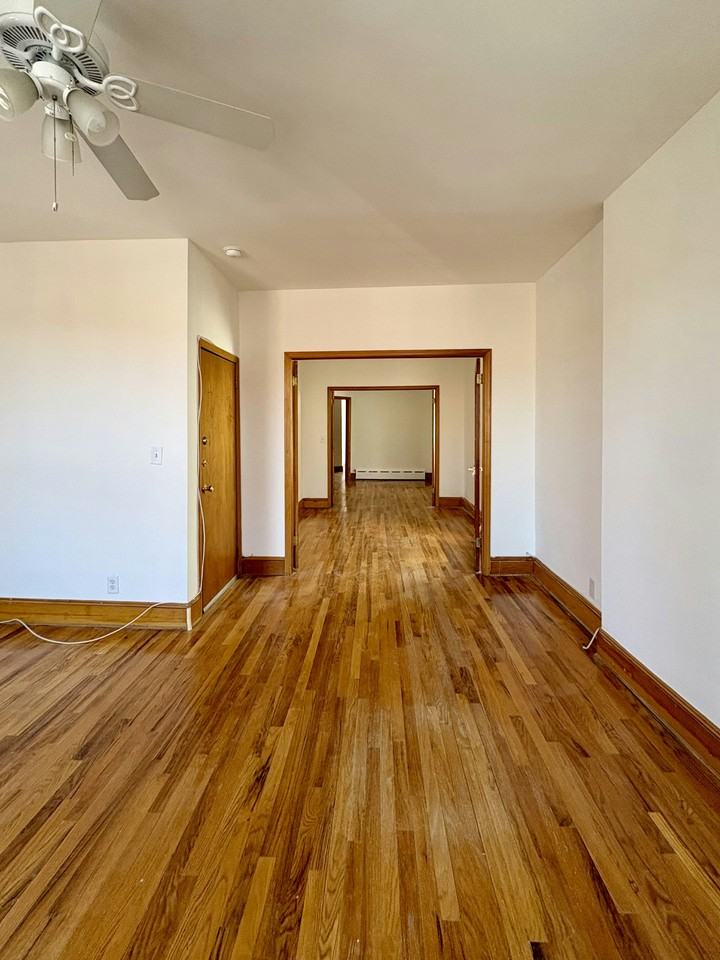 418 11th St #2 - Photo 3 of 7