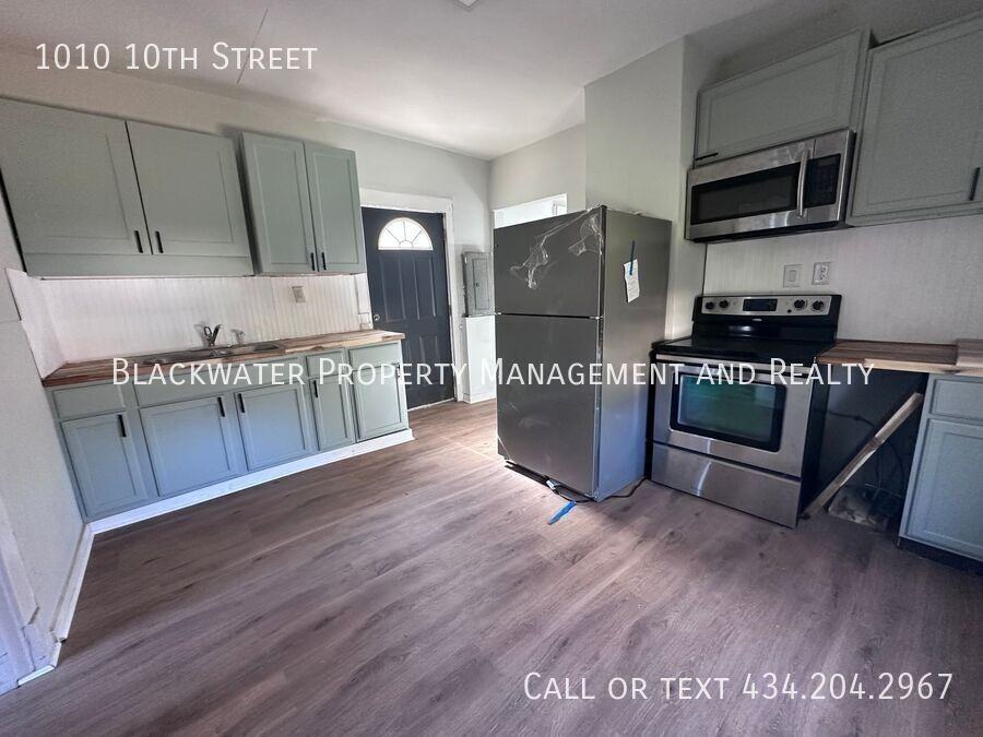 1010 10th St - Photo 3 of 6