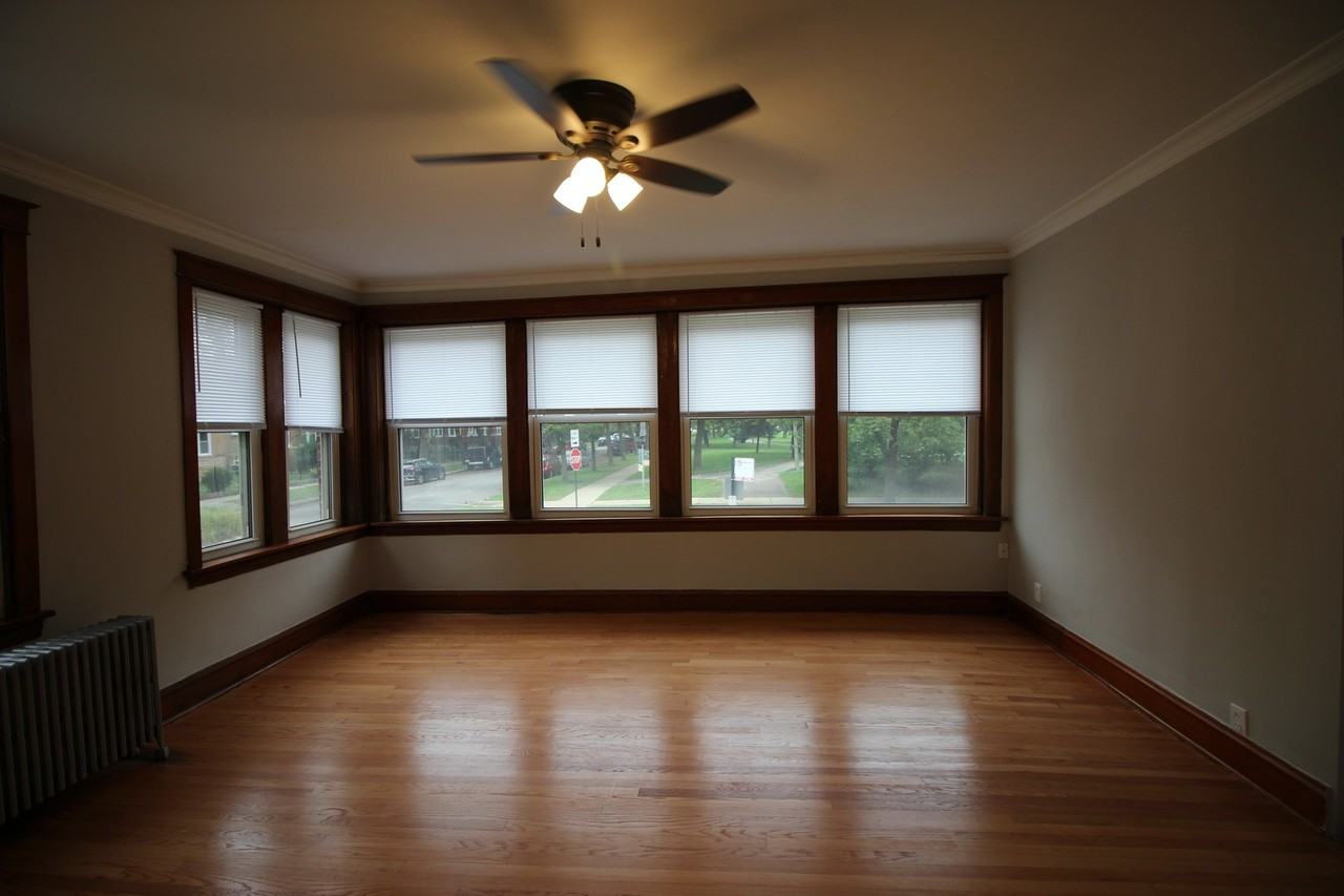 2657 N Harding Ave #2 - Photo 3 of 10