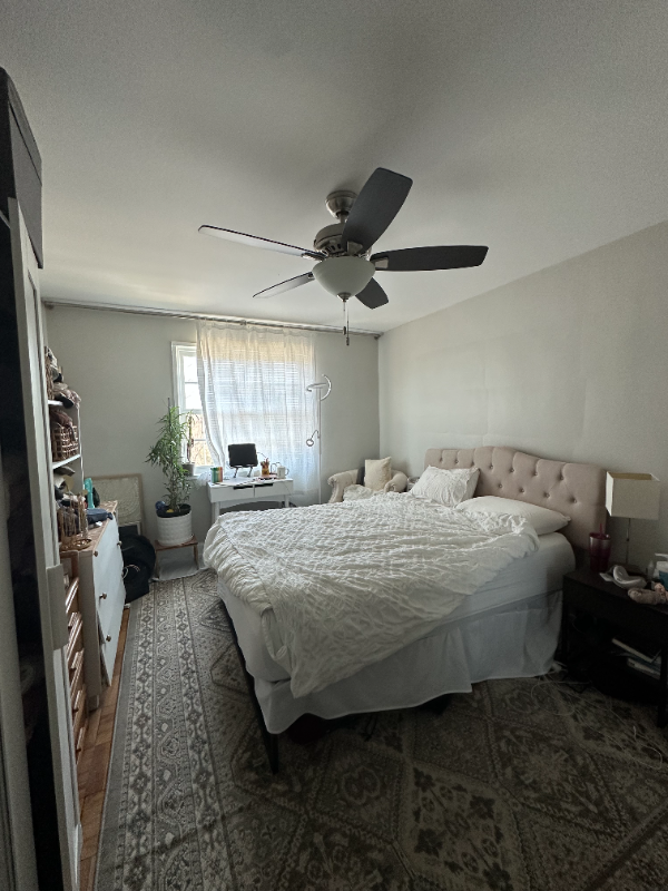 1718 W Abingdon Dr #301 - Photo 2 of 11