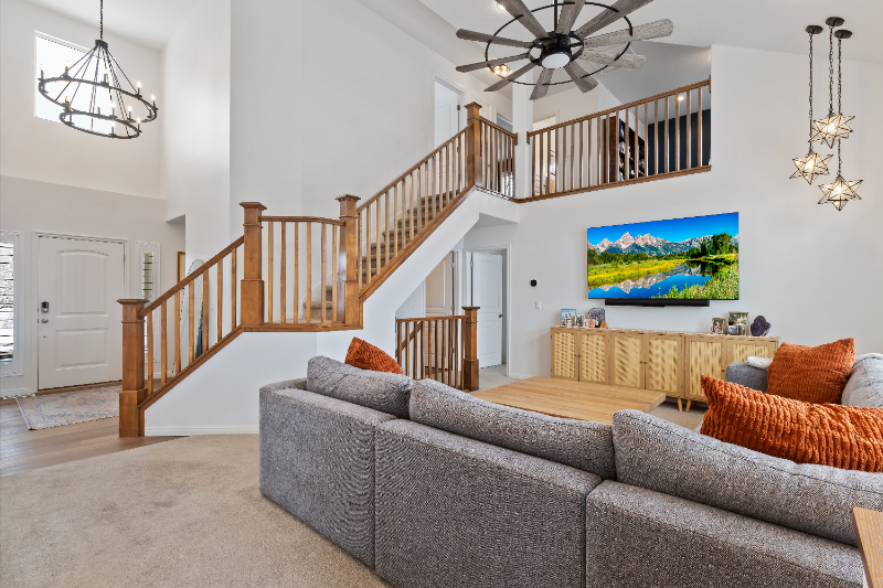 882 S Daisy Dr - Photo 3 of 20