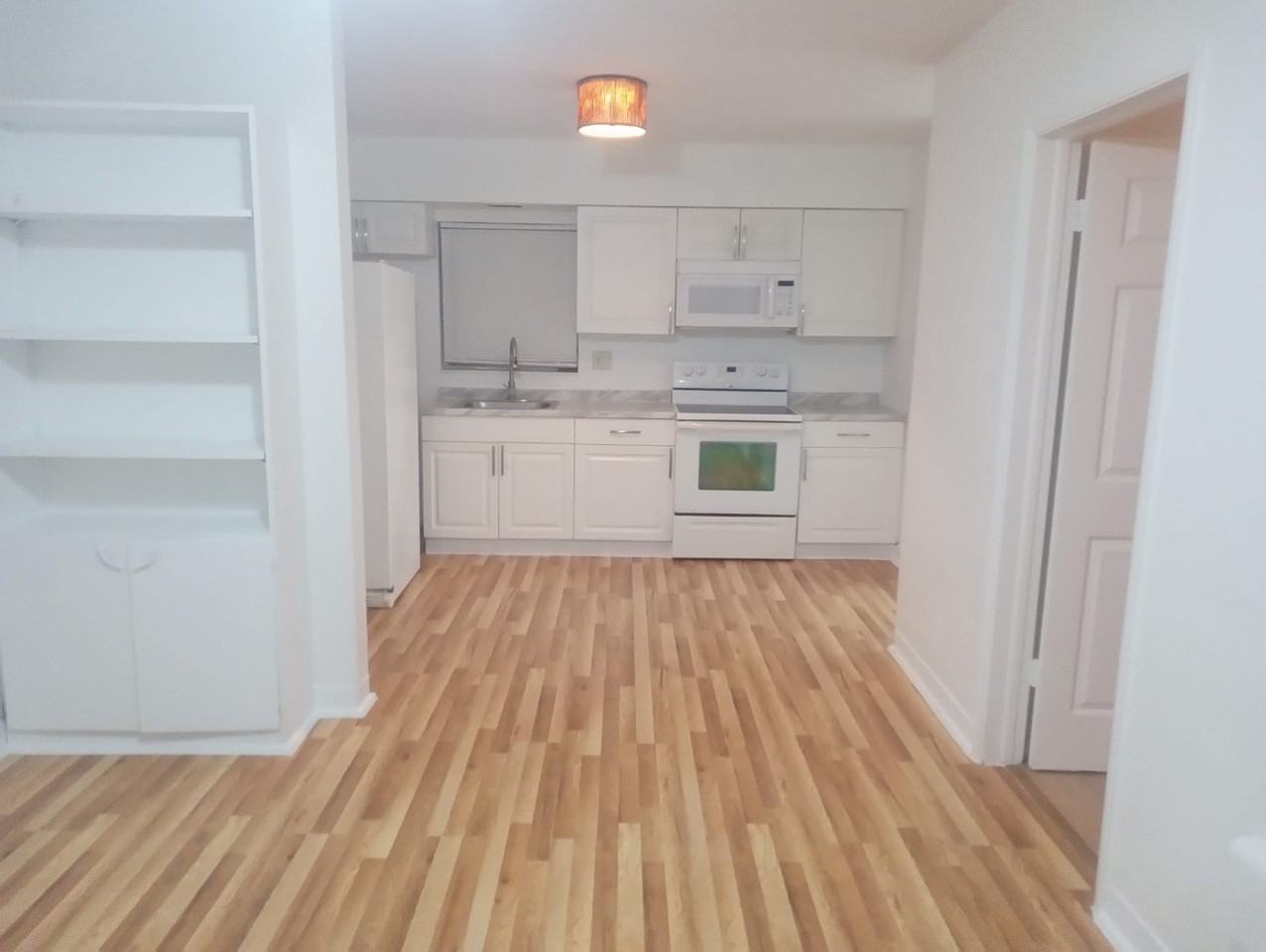 915 Northeast 16th Terrace - Photo 3 of 4