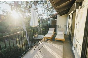 featured image of 1031 Miramonte Dr #2