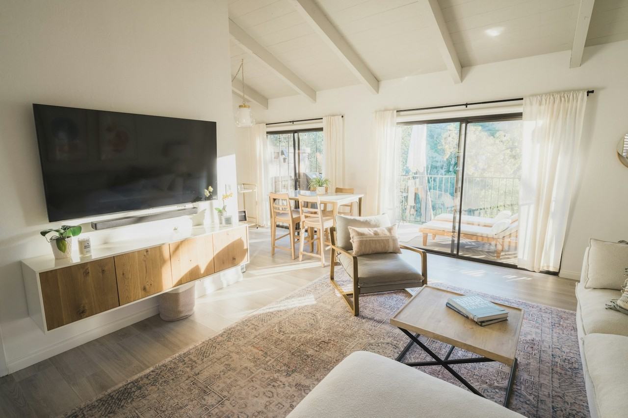 1031 Miramonte Drive, Unit 2 - Photo 5 of 38