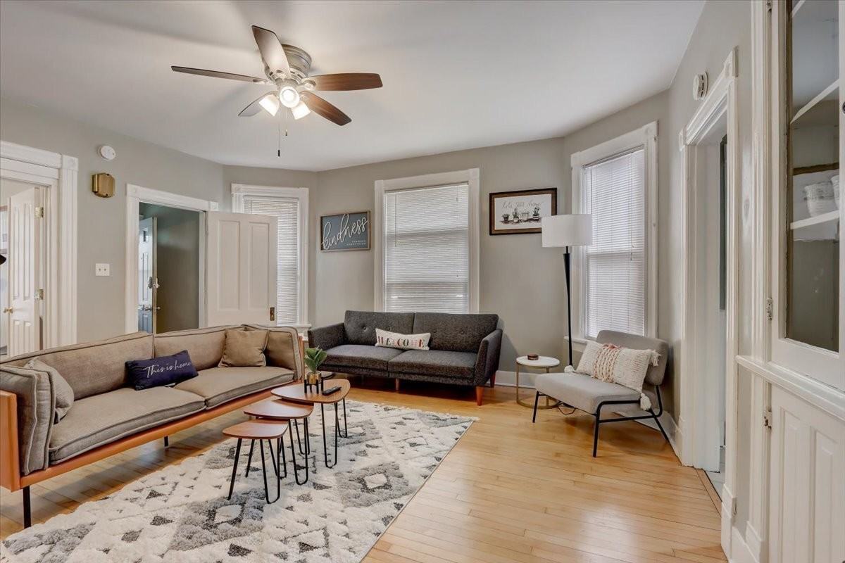 2513 N Cramer St - Photo 4 of 26