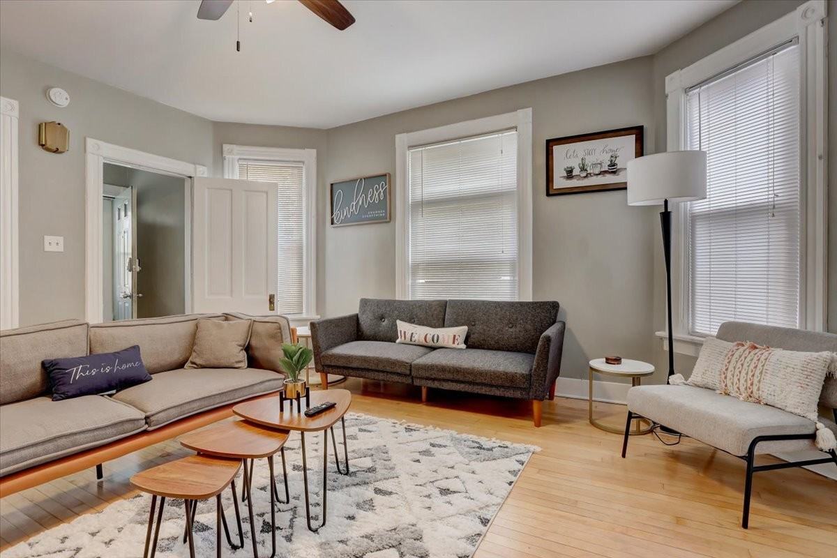 2513 N Cramer St - Photo 5 of 26