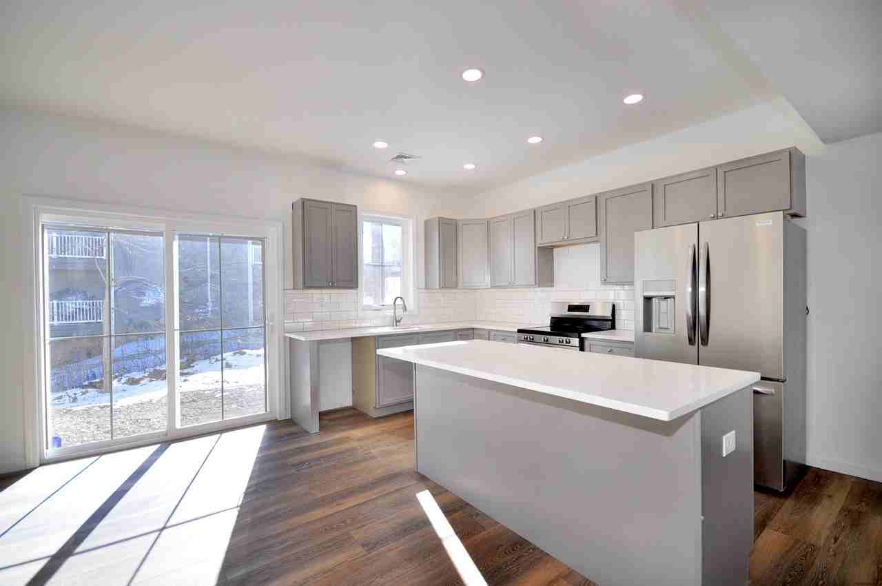 309 Main Street EB - Photo 4 of 24