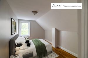 featured image of 678 Bennington St #E