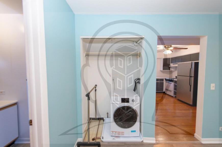 5222 West Belmont Avenue - Photo 5 of 10