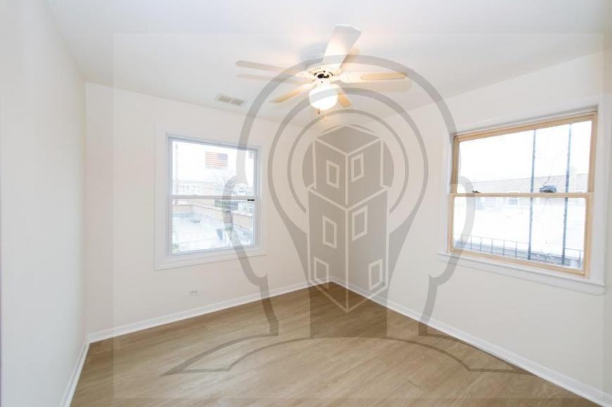 5222 West Belmont Avenue - Photo 7 of 10