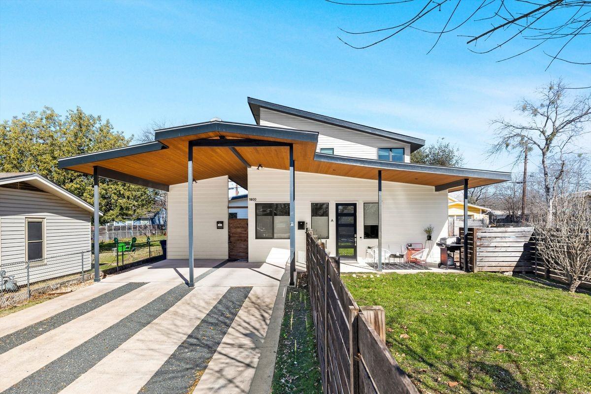 1900 Richcreek Rd ##A - Photo 3 of 37