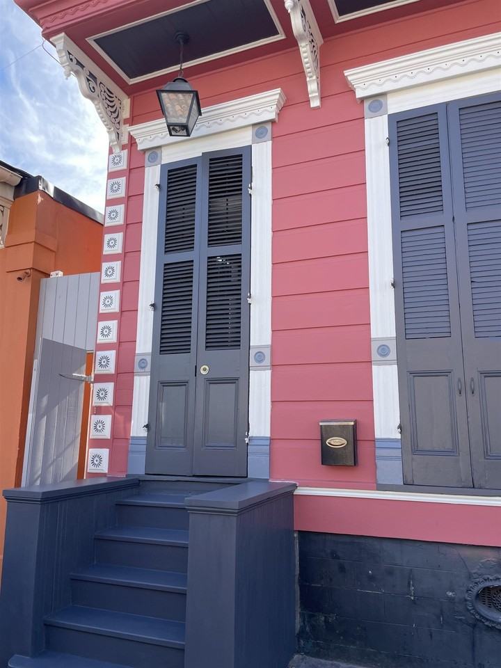 914 Saint Ann Street - Photo 3 of 13