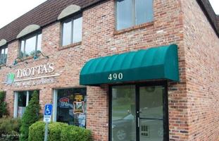 featured image of 490 Main St