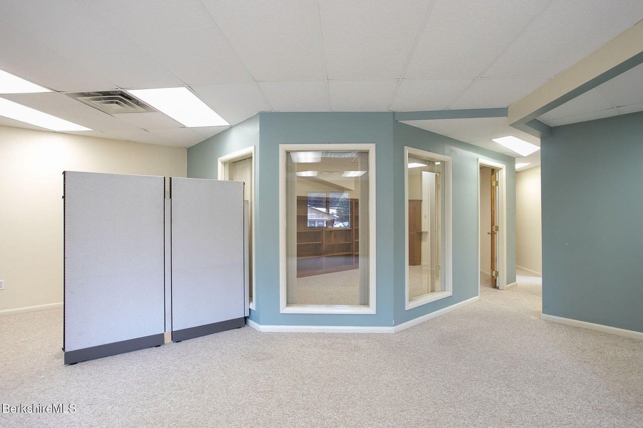 490 Main St - Photo 4 of 15