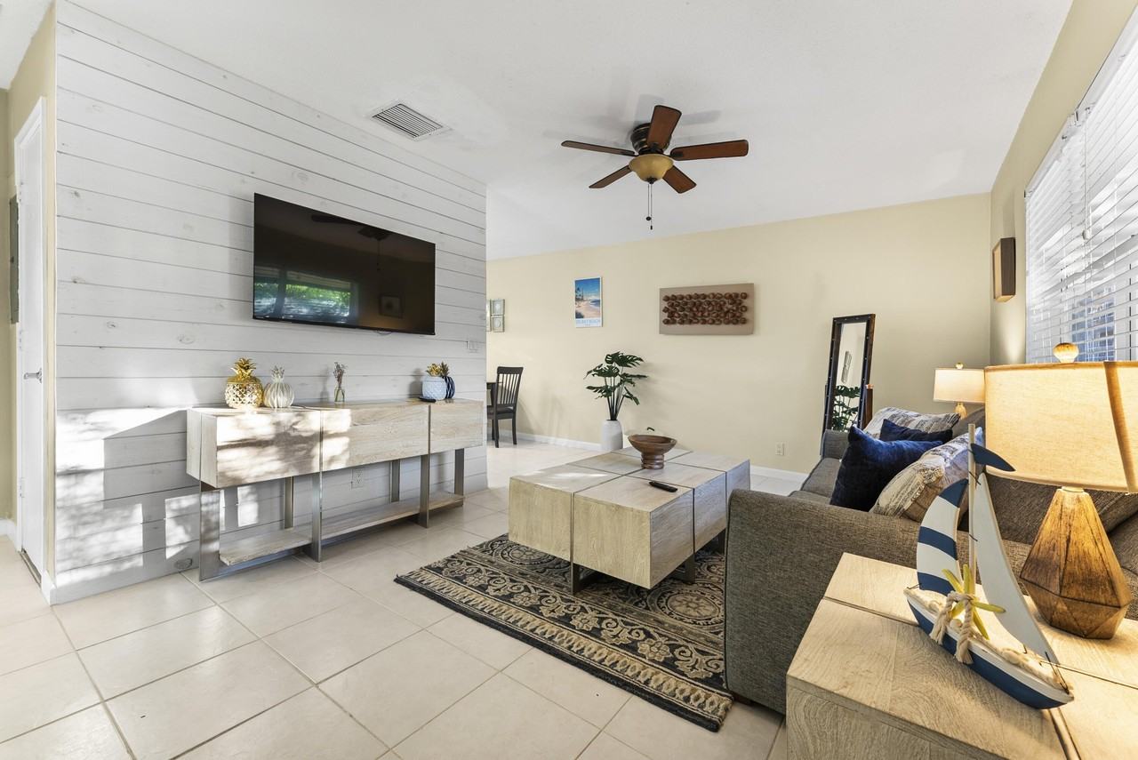 630 Allen Ave #B - Photo 2 of 14