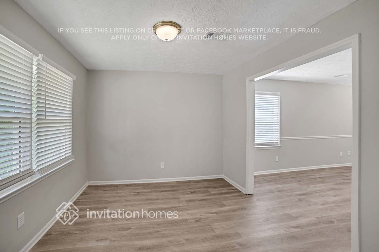 568 Patterson Rd - Photo 4 of 24