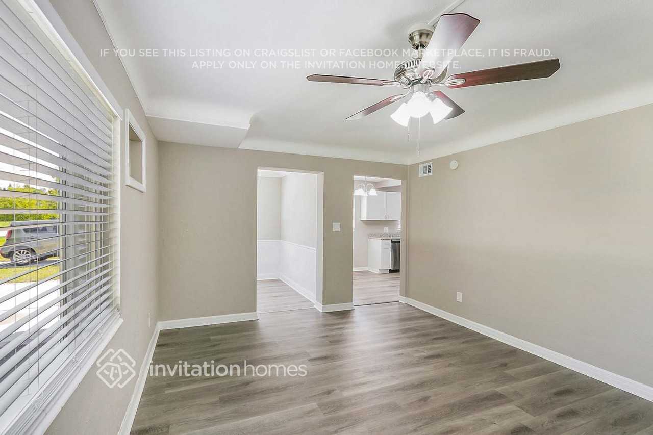 136 83rd Ave N - Photo 3 of 25