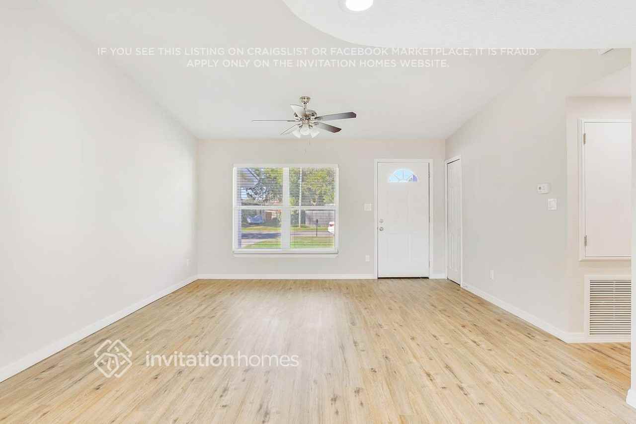 2309 Barksdale Dr - Photo 2 of 19