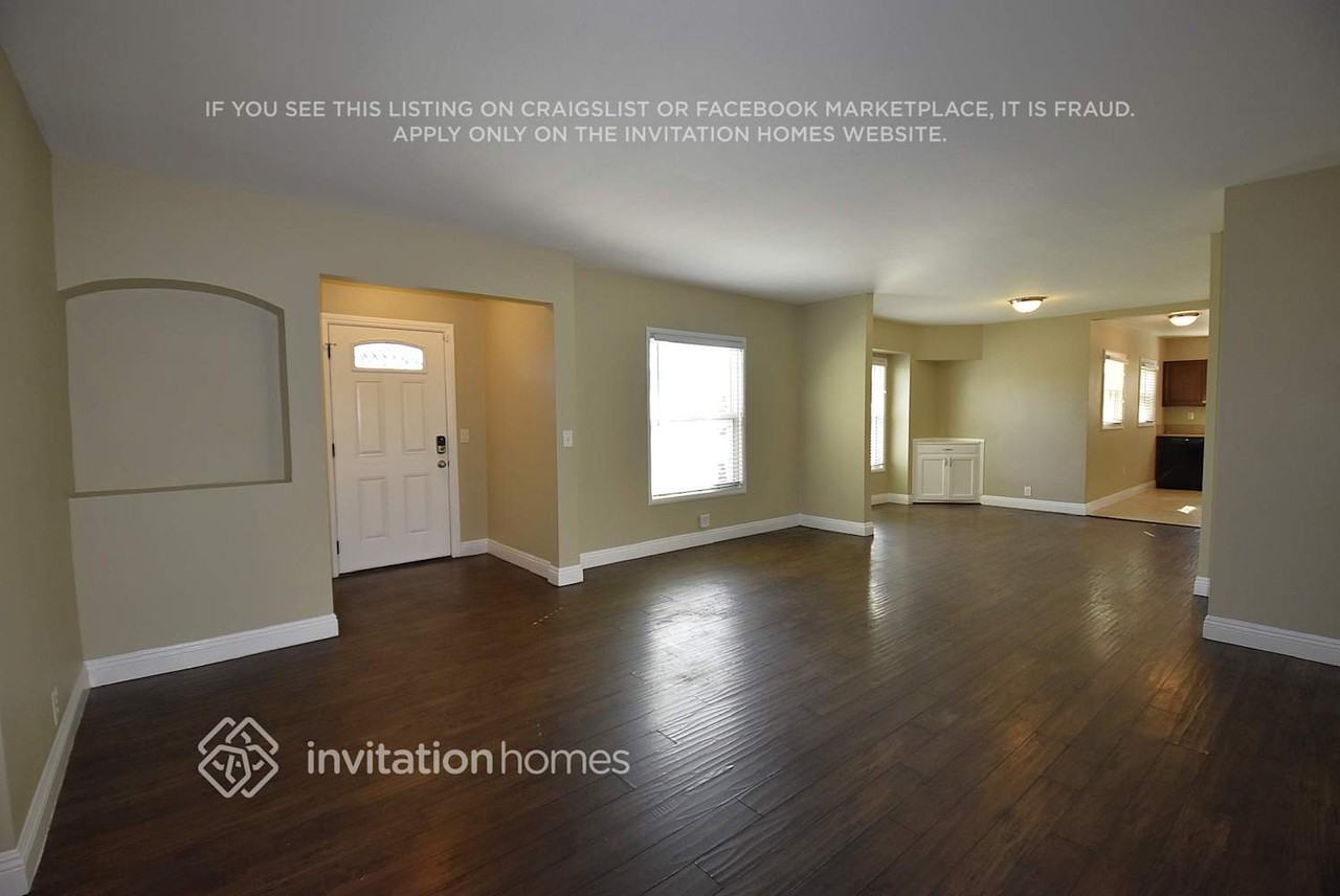 1221 E Roosevelt Rd - Photo 2 of 10