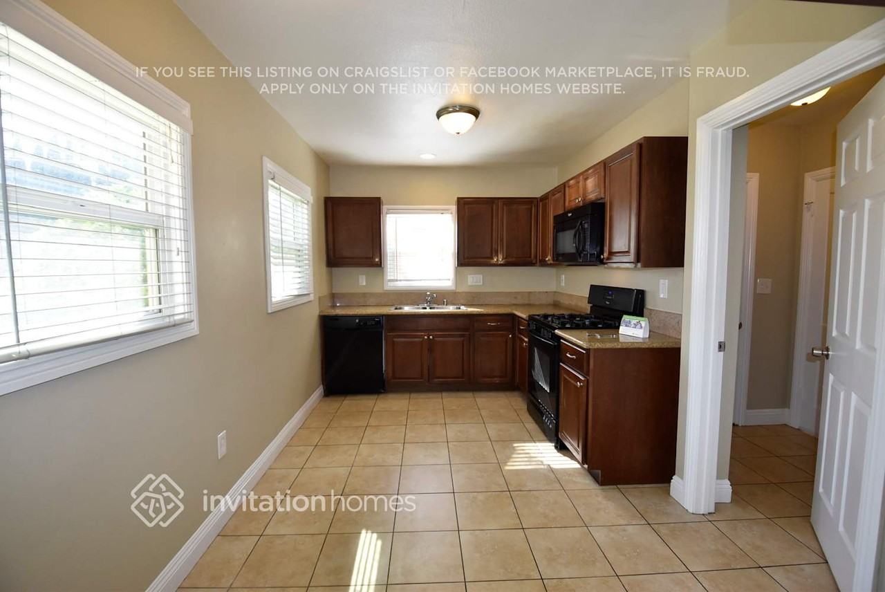 1221 E Roosevelt Rd - Photo 4 of 10