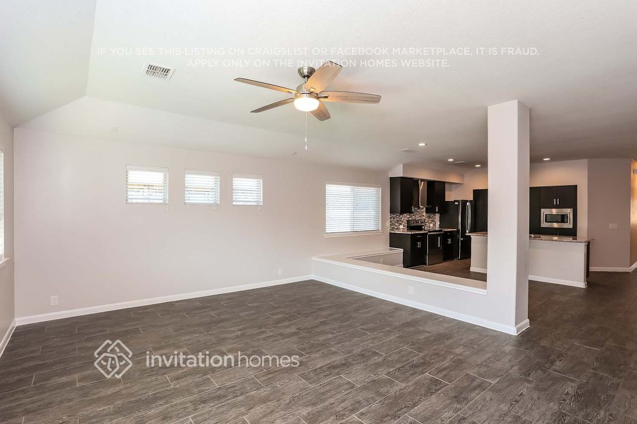 12012 Briaredge St - Photo 3 of 16
