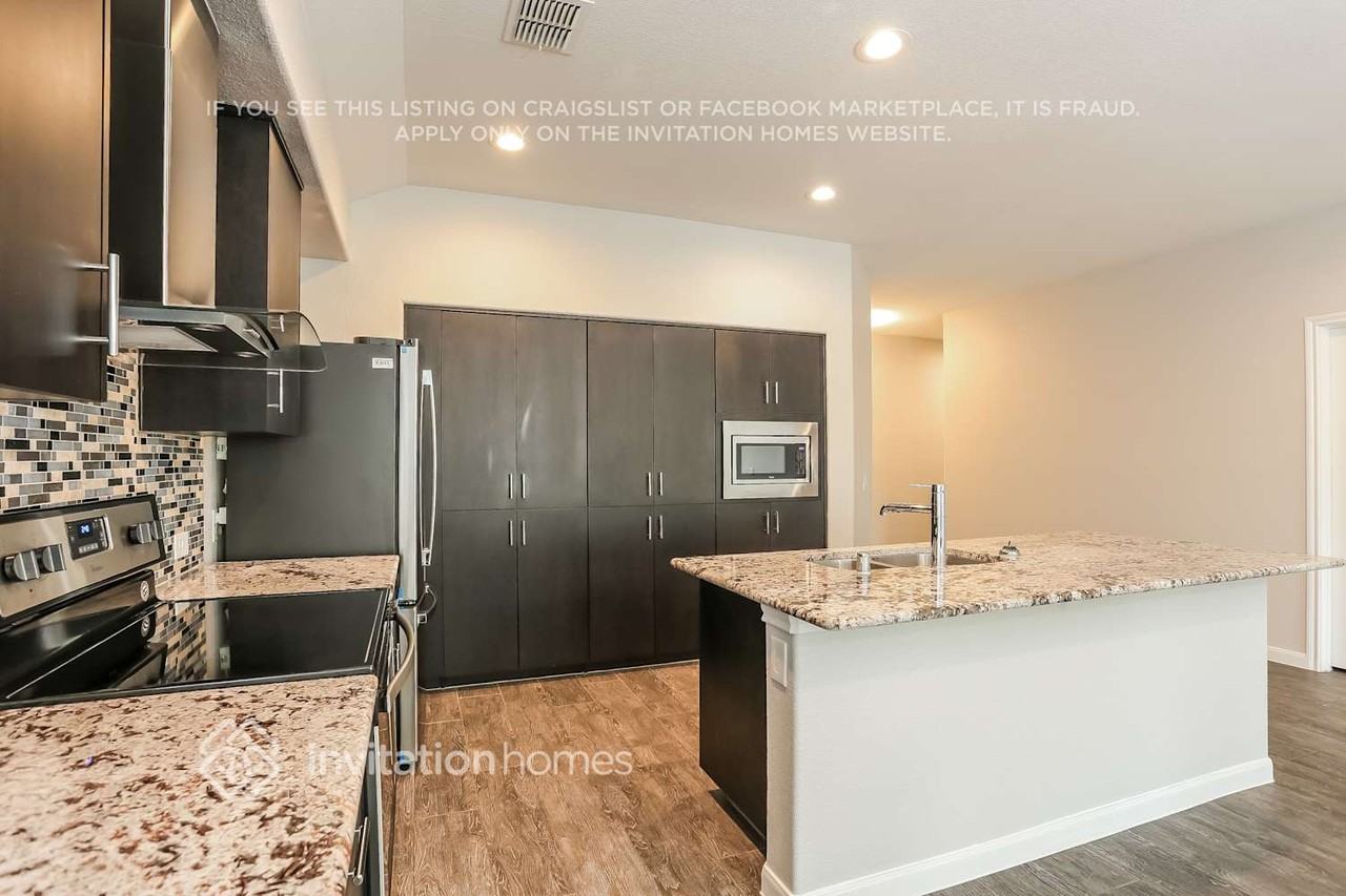 12012 Briaredge St - Photo 7 of 16