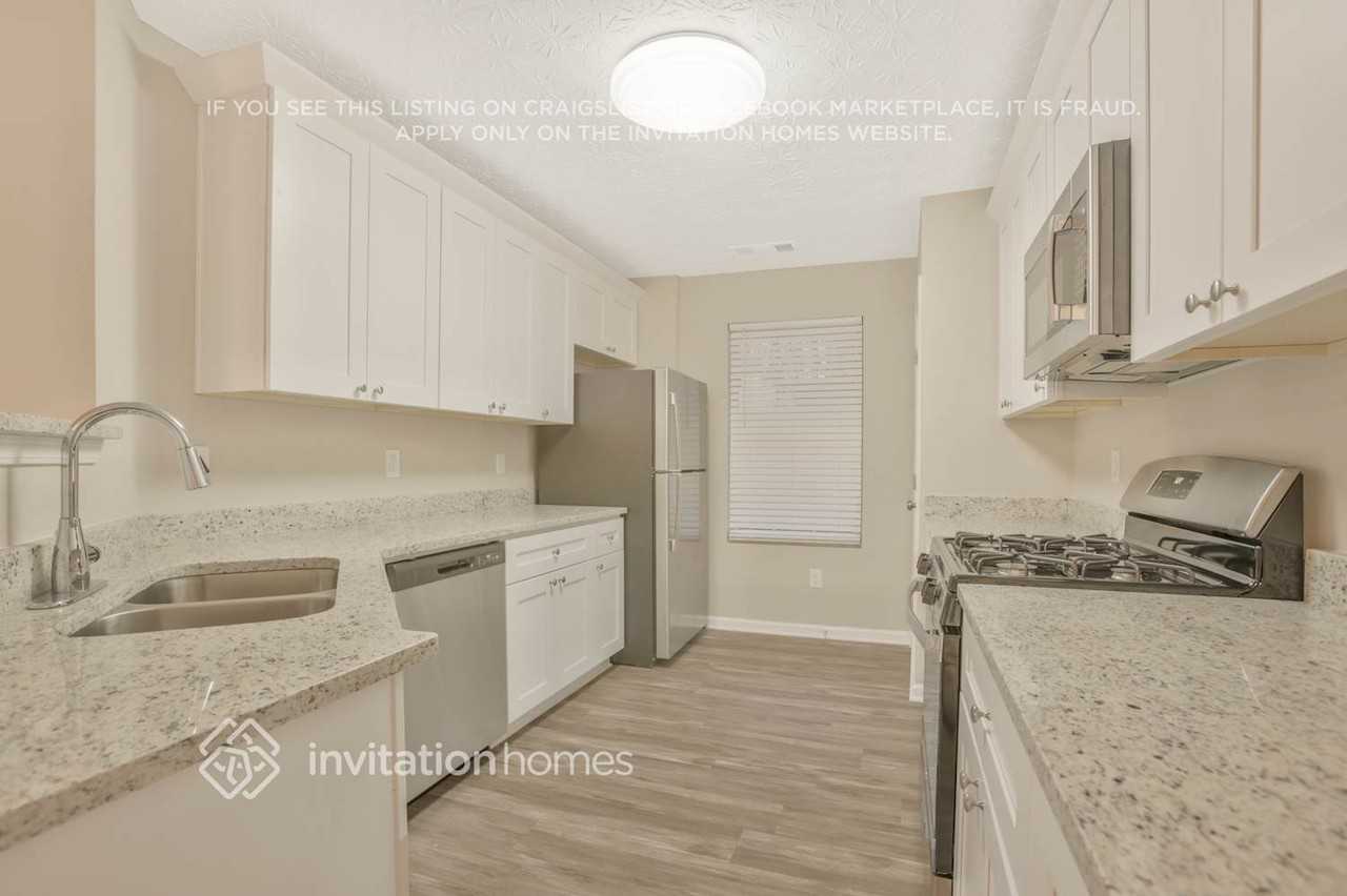 3227 Sable Run Rd - Photo 3 of 14