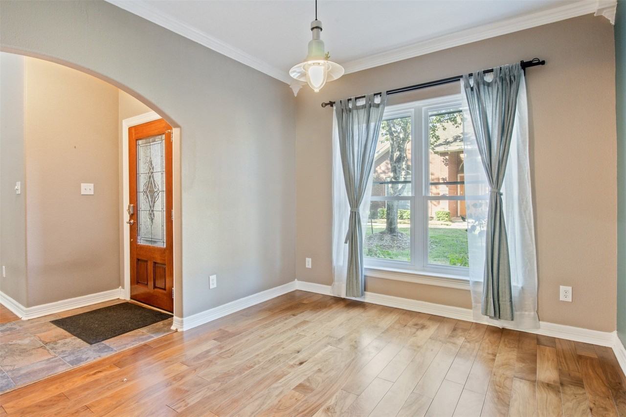 16311 N Eldridge Pkwy - Photo 4 of 24