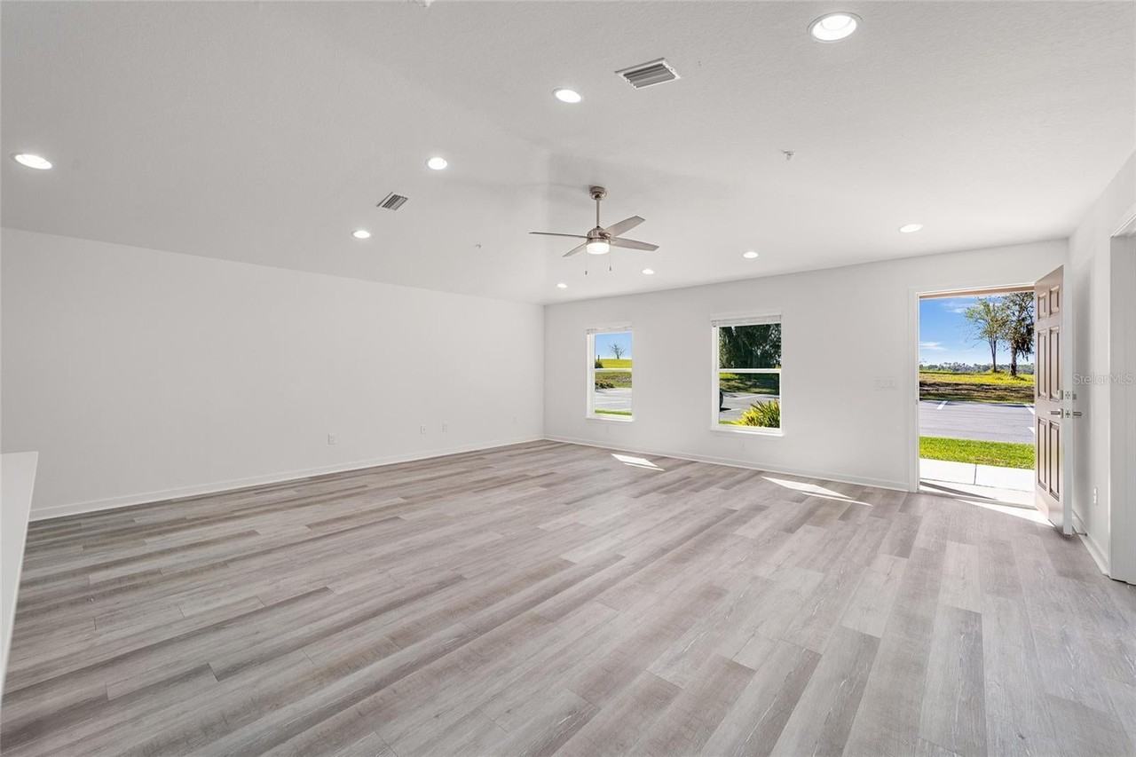 4415 Nw 74th Ter - Photo 5 of 23