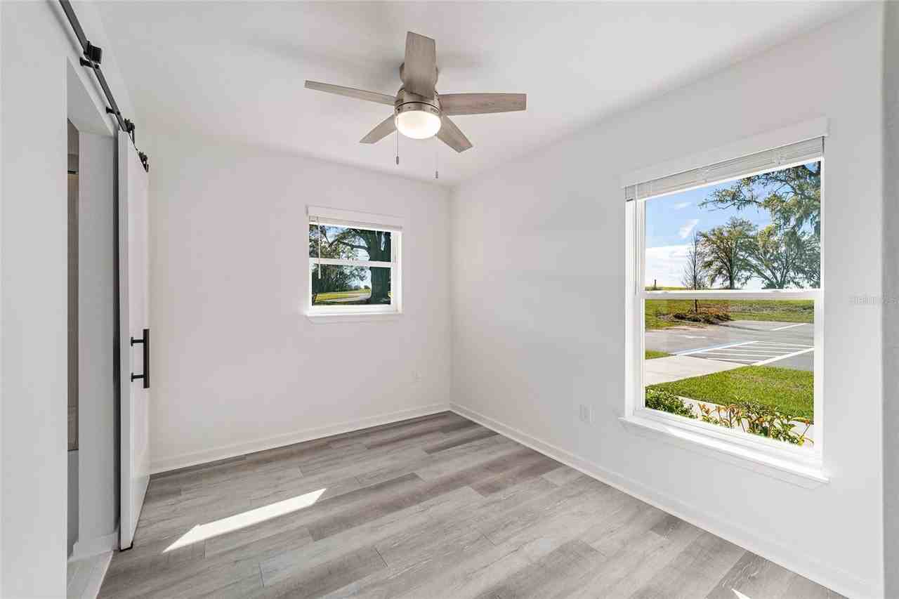 4415 Nw 74th Ter - Photo 6 of 23