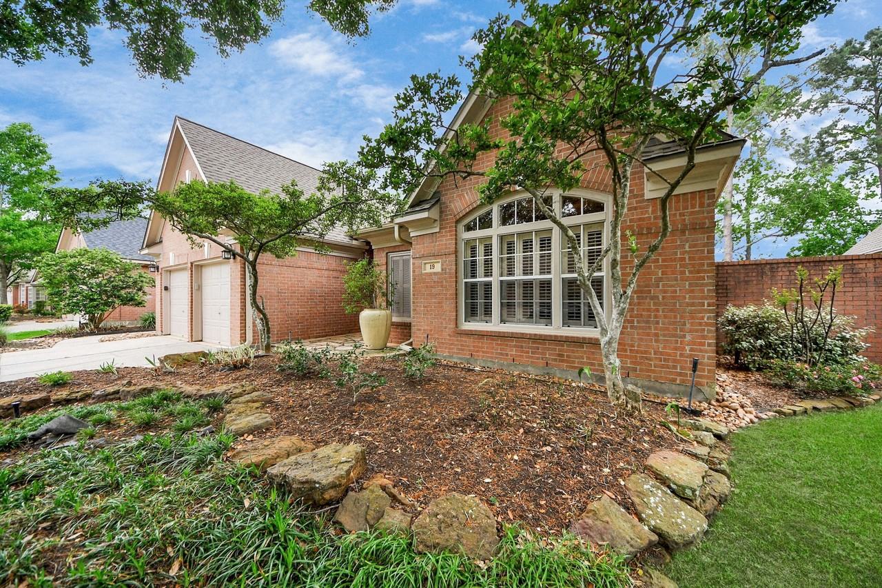 19 Wild Meadow Ct - Photo 2 of 40