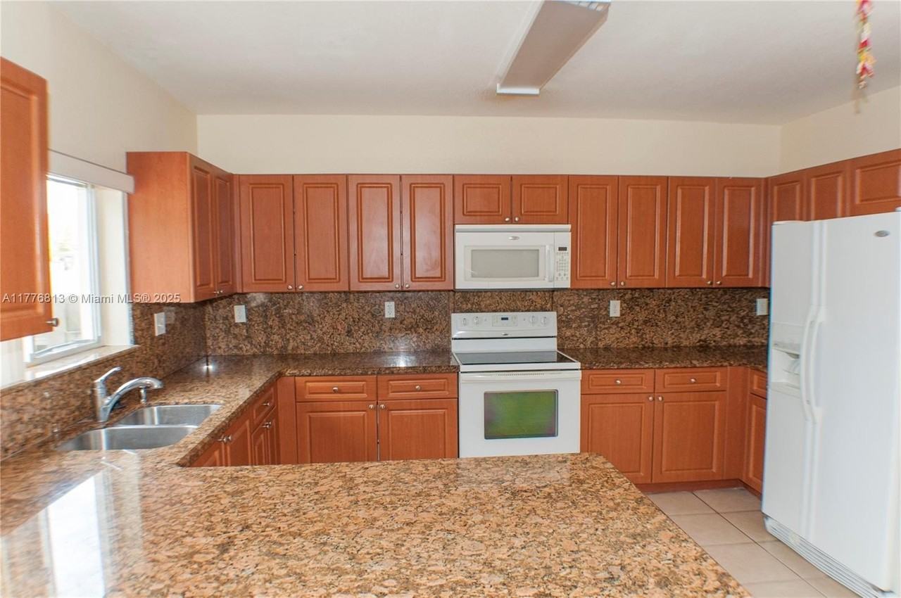 5612 Sw 162nd Pass - Photo 4 of 23