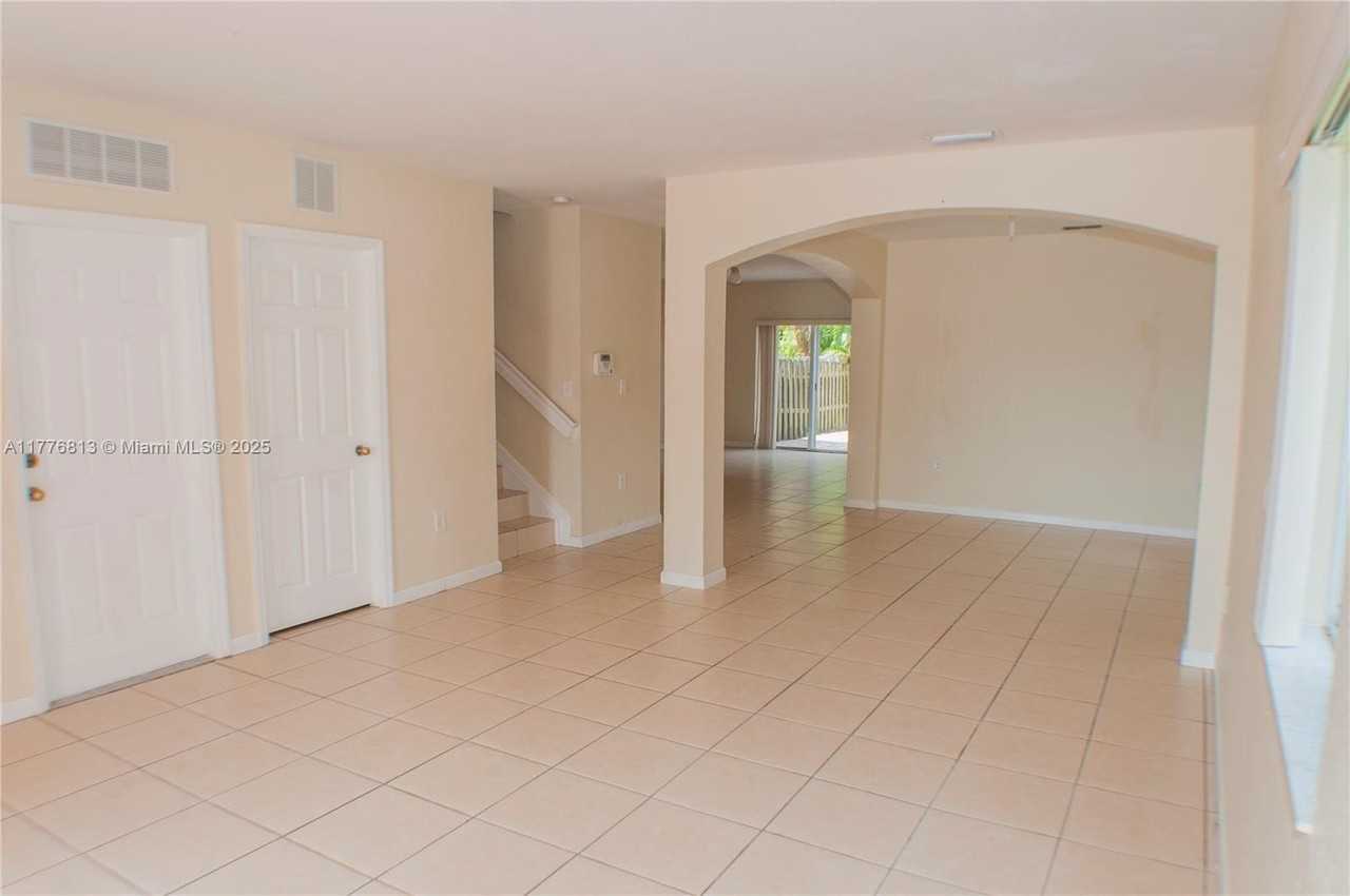 5612 Sw 162nd Pass - Photo 6 of 23