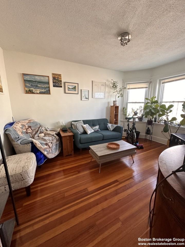 7 Weld Ave #3 - Photo 3 of 11